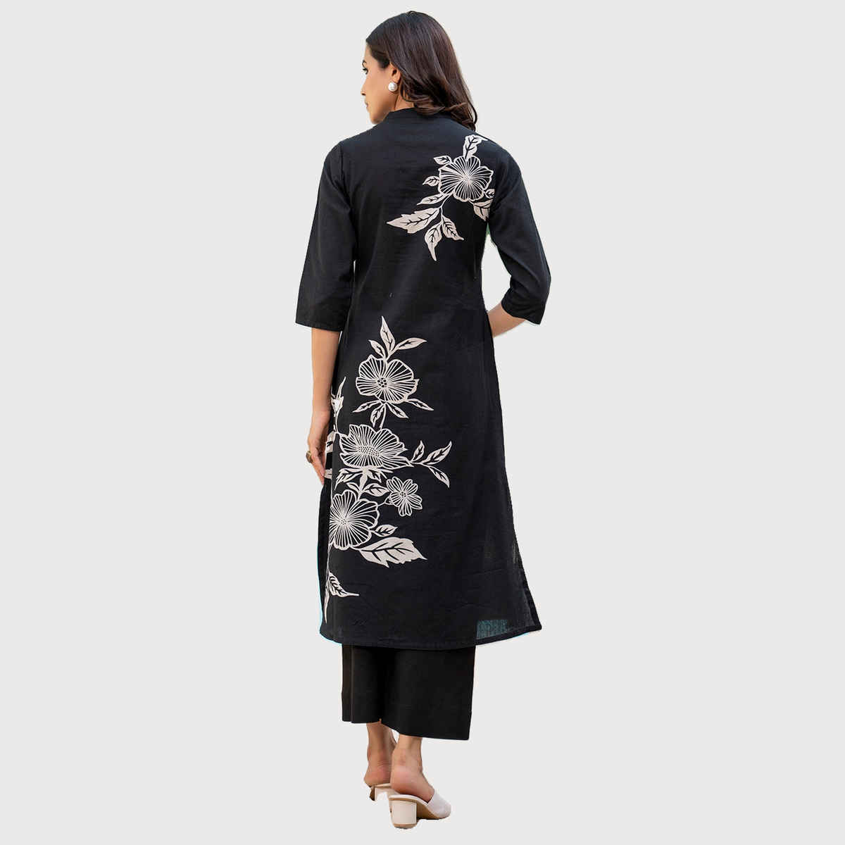 Divena Women s Black Floral Printed Cotton A-Line Fit Kurta Pant Set | DBK1364 | M