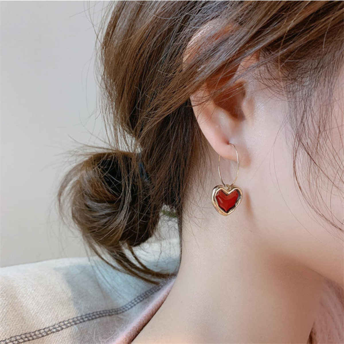 Beautynx Spark Twist Earrings | Red | BNX-EAR-0016