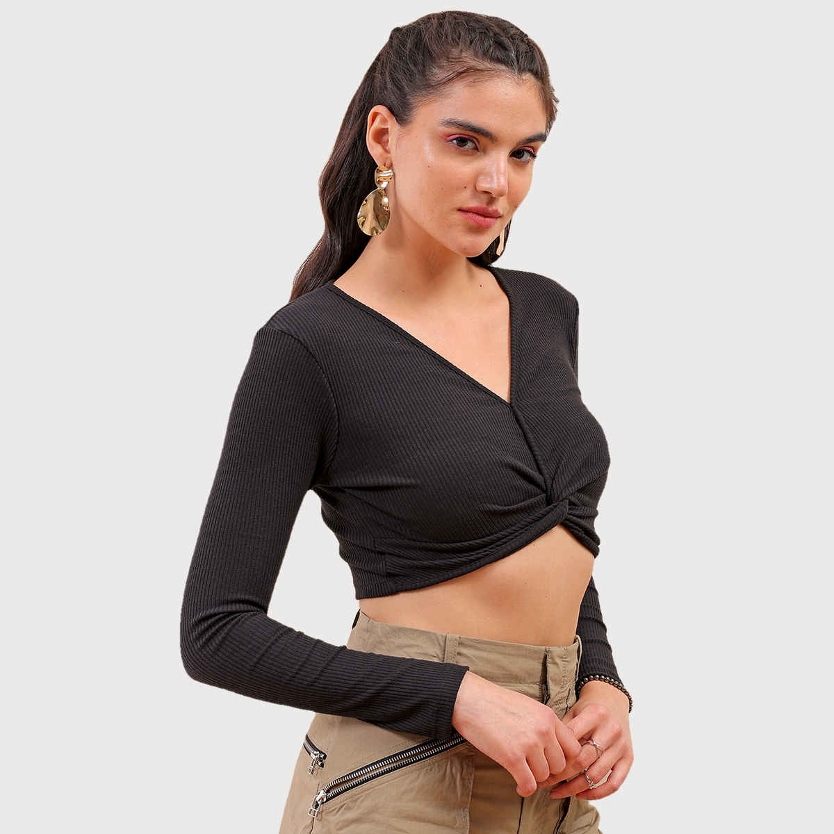 Freehand Women's Fitted Solid Casual Regular Crop Top | Black - S