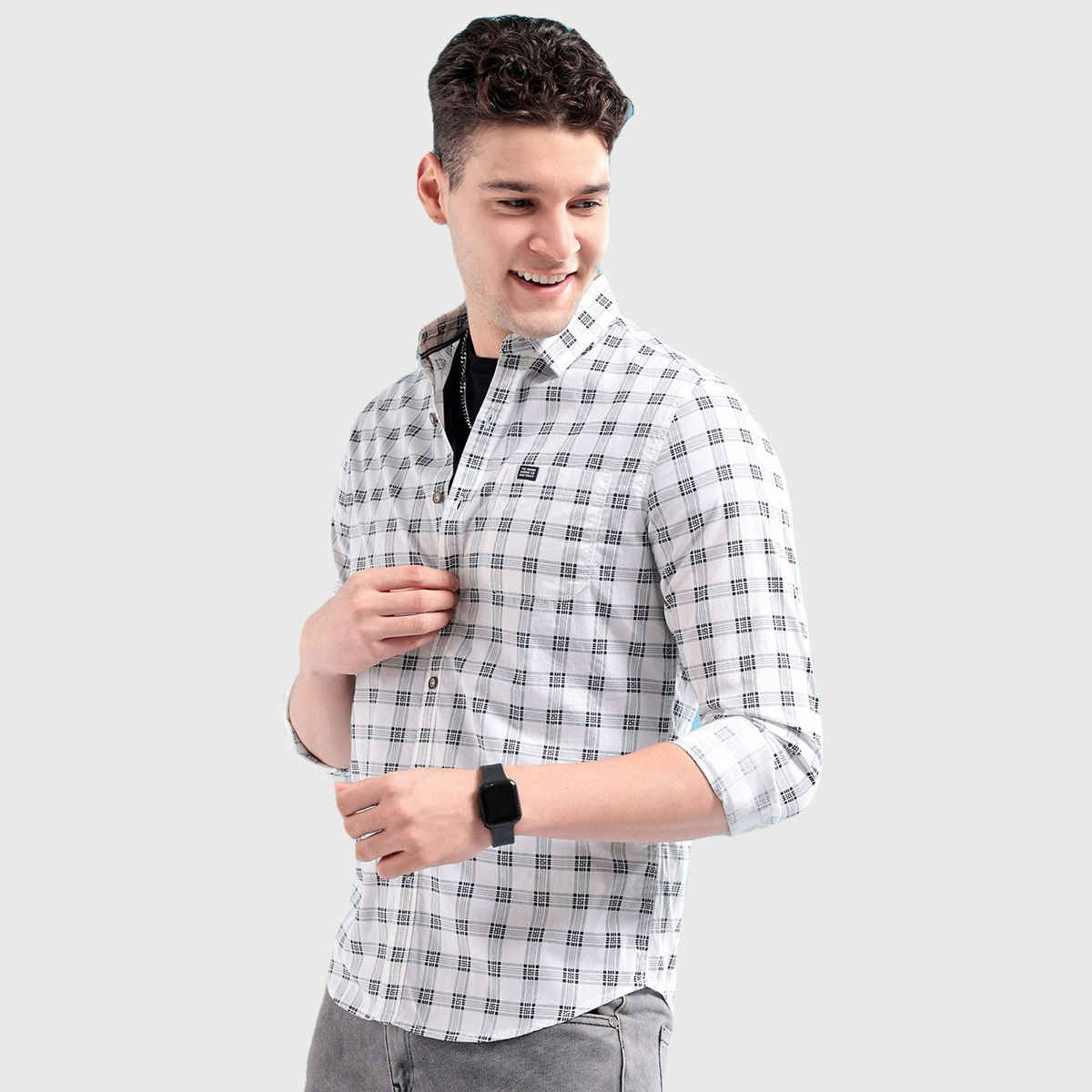 The Indian Garage Co Men's Slim Fit Checkered Casual Shirt | White - M