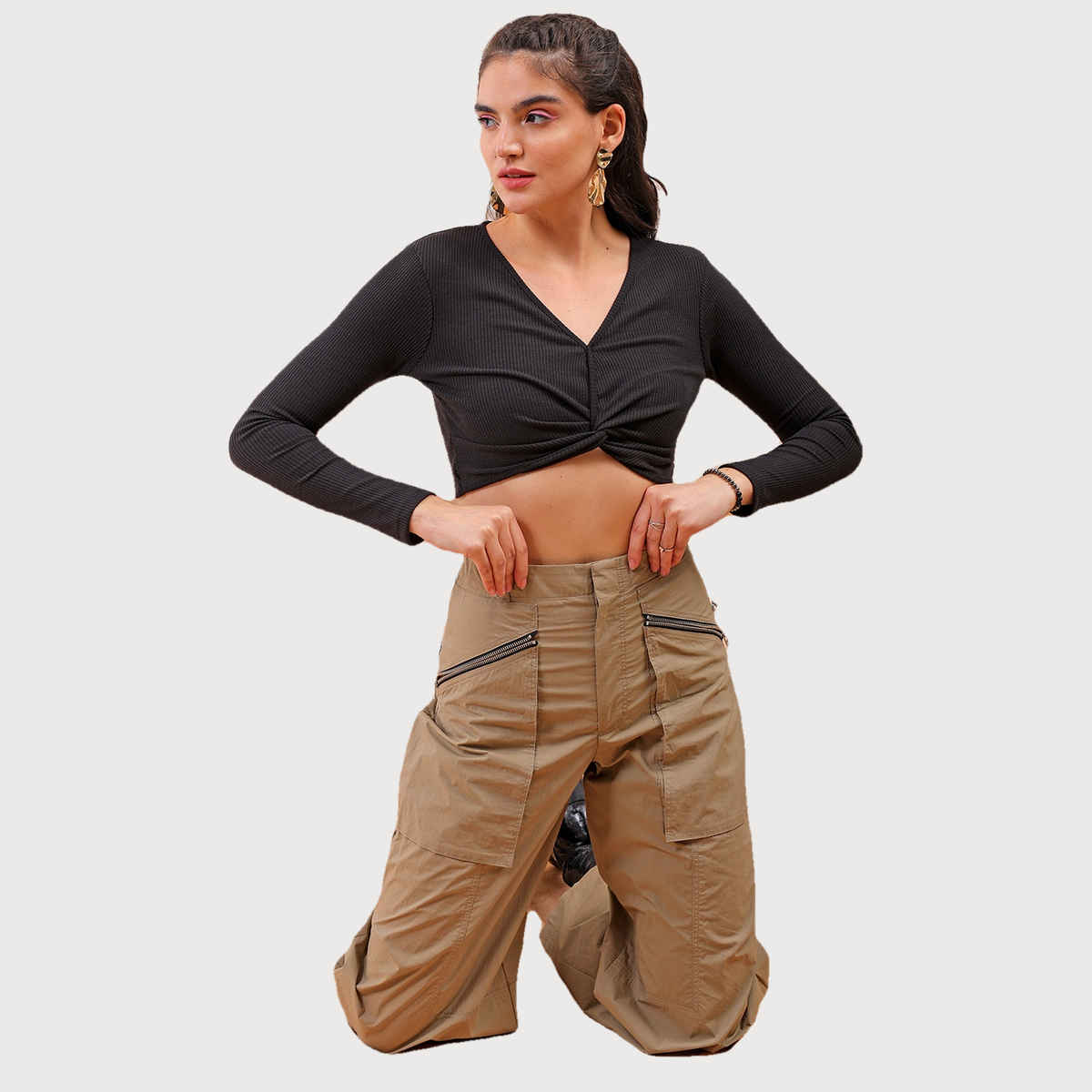 Freehand Women's Fitted Solid Casual Regular Crop Top | Black - S