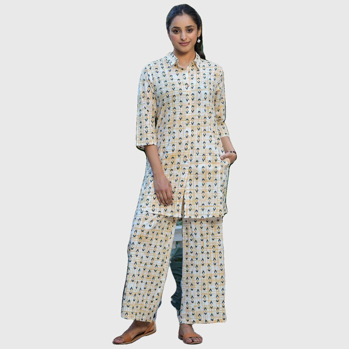 Sanskrutihomes Mustard And Blue Ethnic Motifs Printed Pure Cotton Night Suit | XL