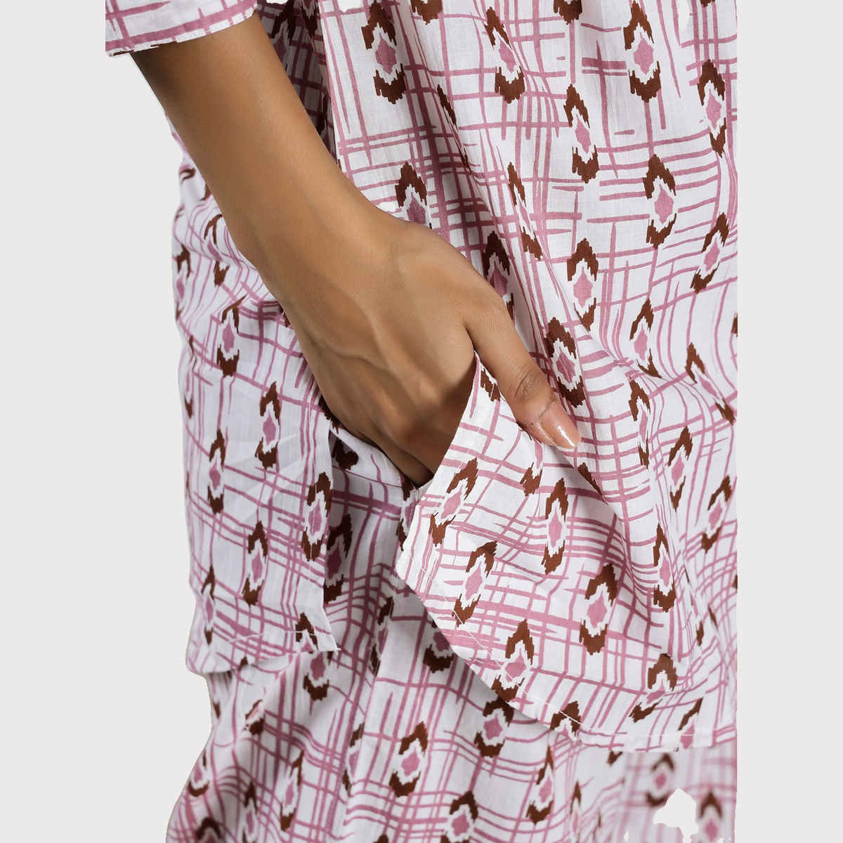 Sanskrutihomes Pink Ethnic Motifs Printed Pure Cotton Night Suit | M