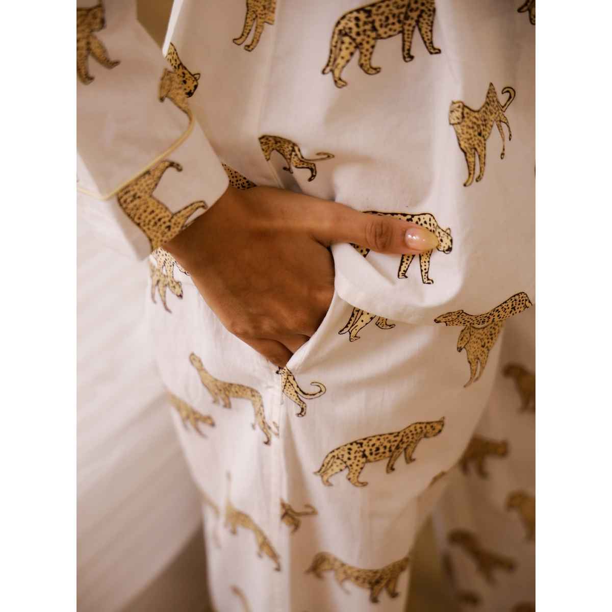 Sanskrutihomes Women Printed Lapel Collar Pure Cotton White Night Suit SE-NSP-646 | XL