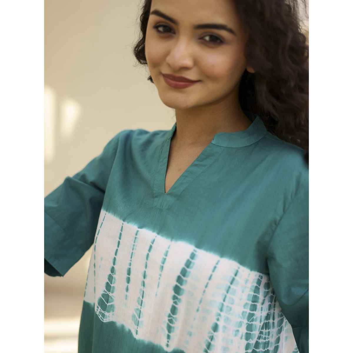 Sanskrutihomes Green Tie and Dyed Pure Cotton Night Suit | M