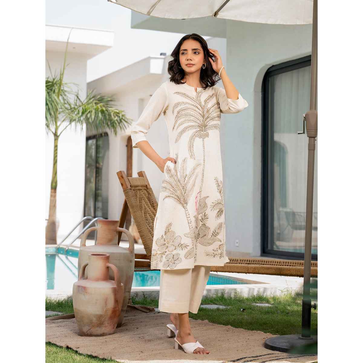 Divena Women s Offwhite Floral Printed Cotton A-Line Fit Kurta Pant Set | DBK1365 | S