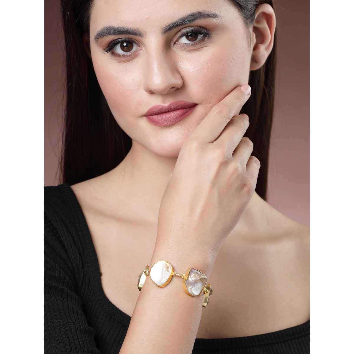 NVR Women's Gold-plated Handcrafted Mother of Pearl Link Bracelet | NVR2462