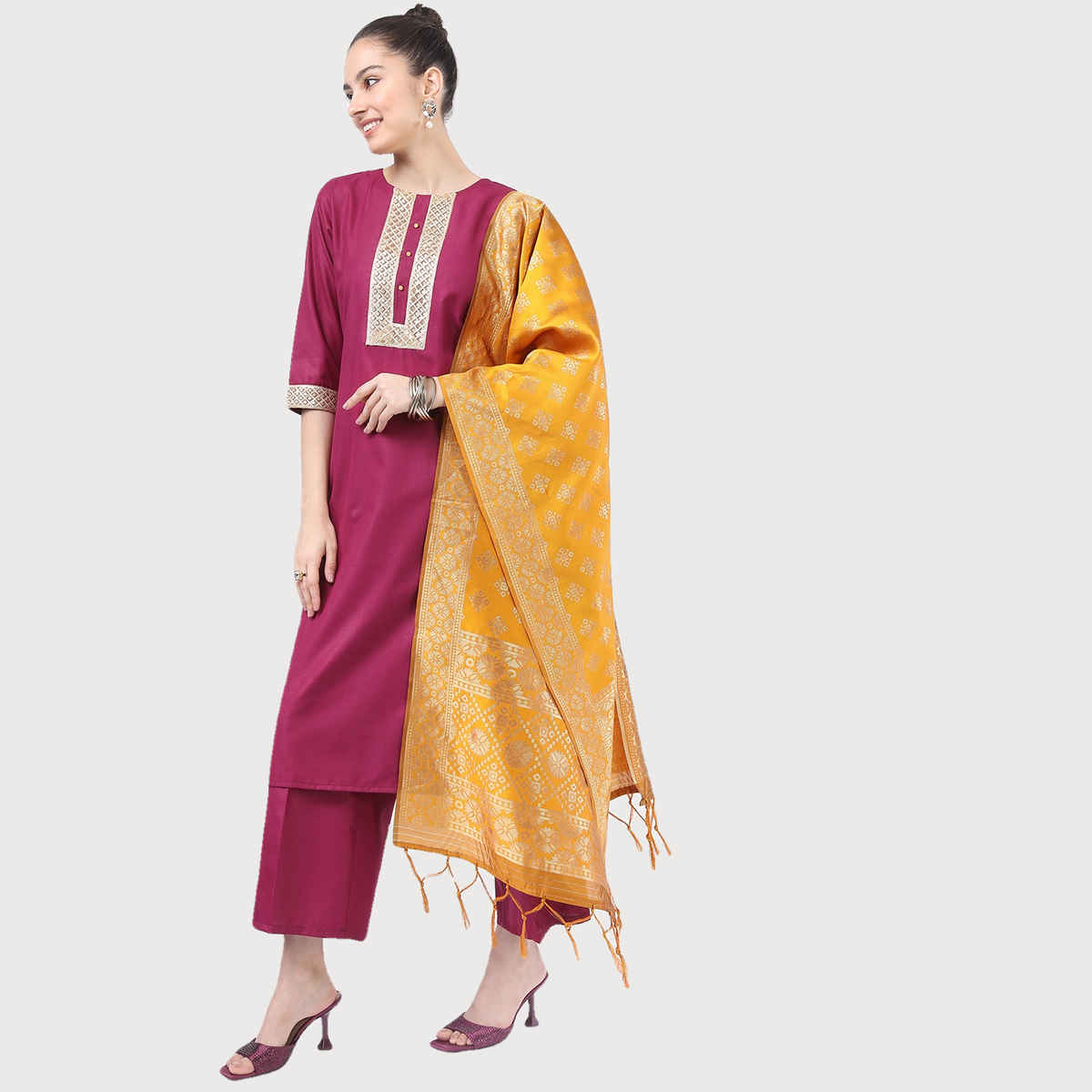 Ketch Women's Pink Ethnic Motifs Yoke Design Kurta Set | S