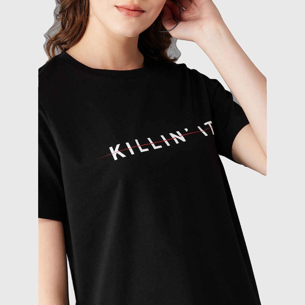 Miss Chase Women s Killin It Round Neck T-shirt Black | L