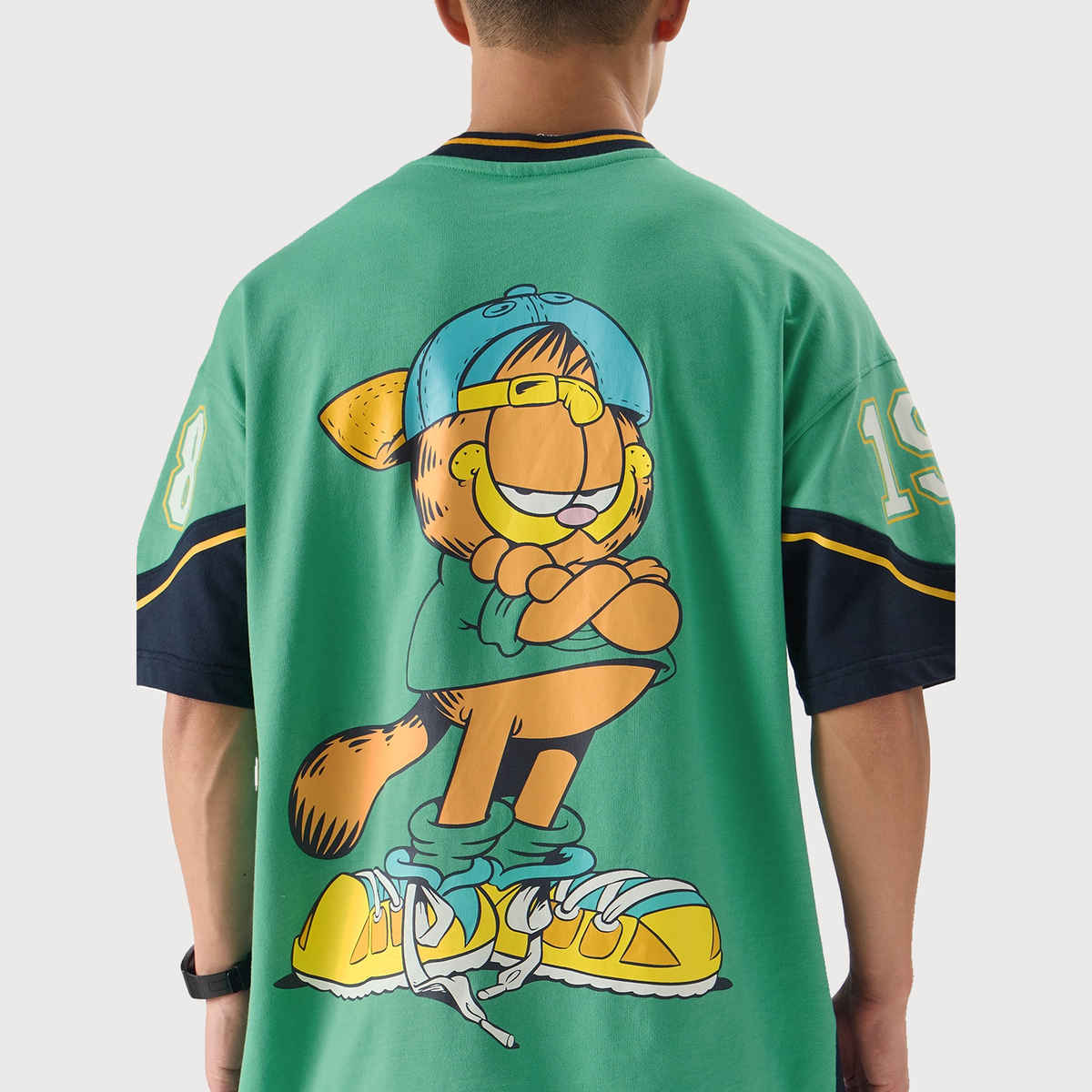 The Souled Store Men's Garfield Sporty Cat Oversized T-shirt | Multicolour - S