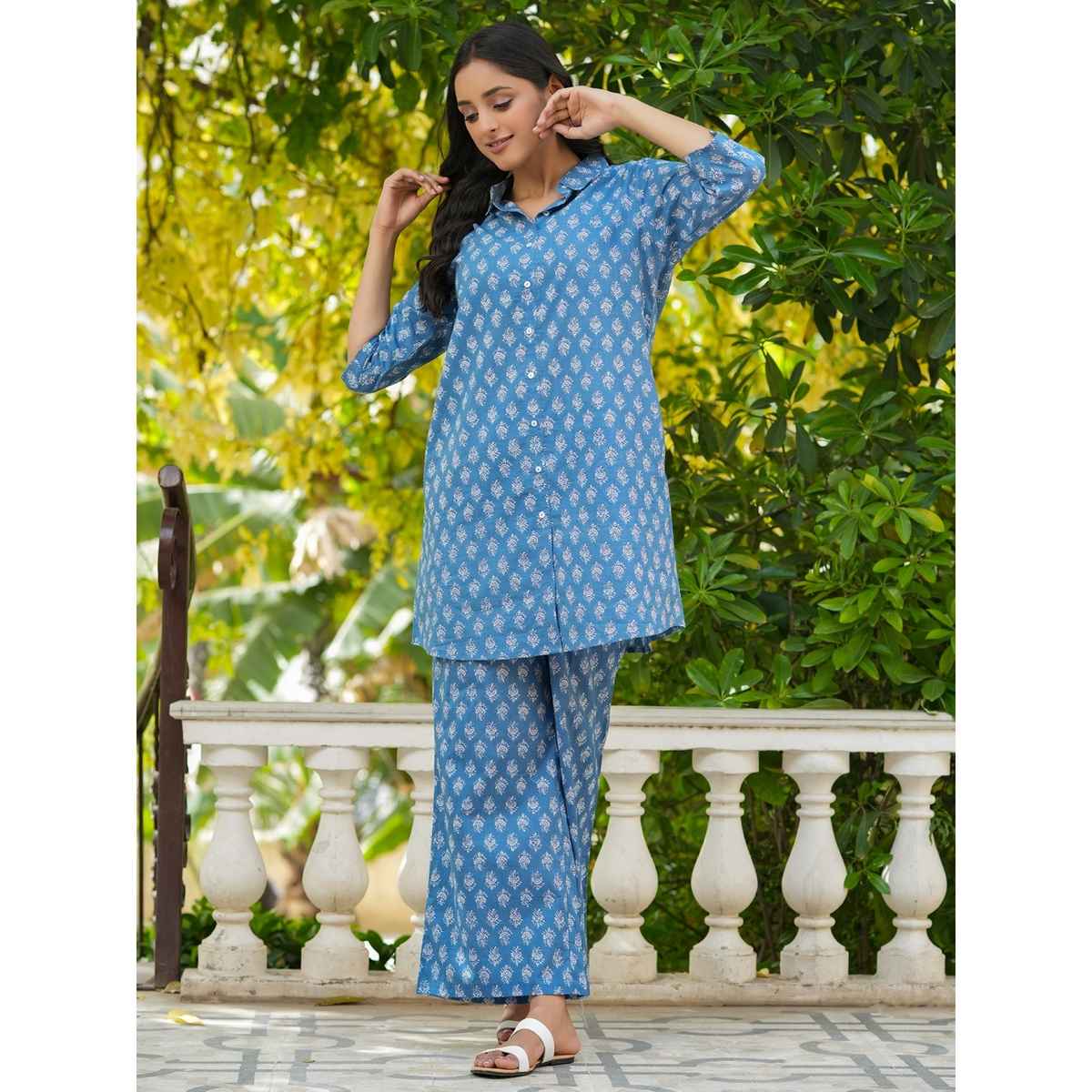 Sanskrutihomes Blue And Off White Ethnic Motifs Printed Pure Cotton Night Suit | S