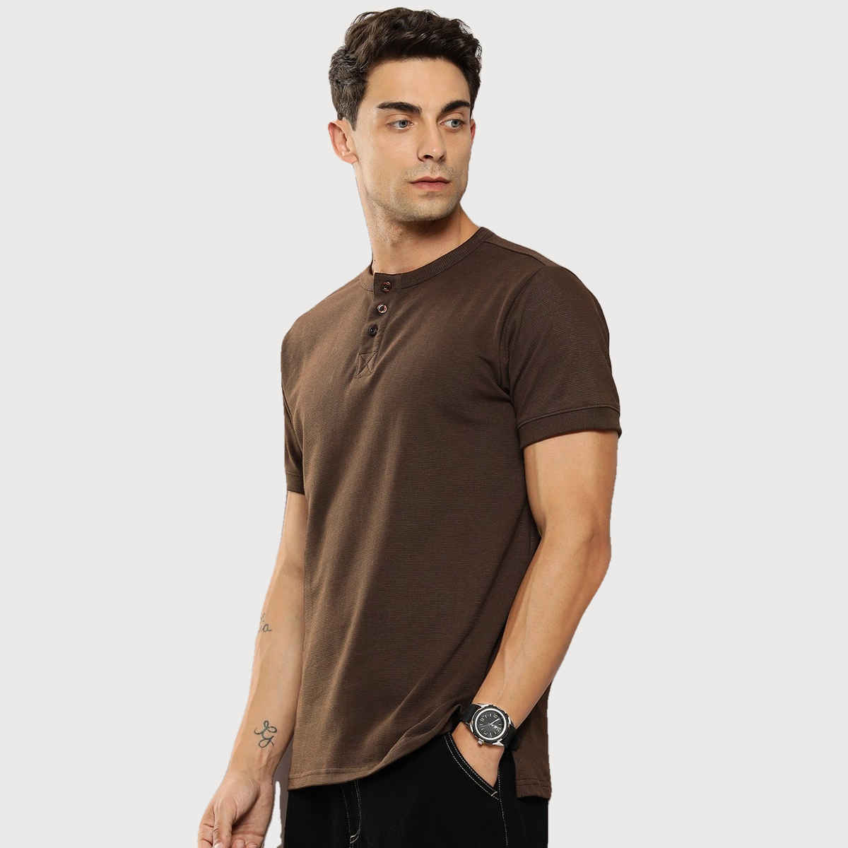 Dillinger Men's Henley Neck Honeycomb Structure T-shirt | Brown - M