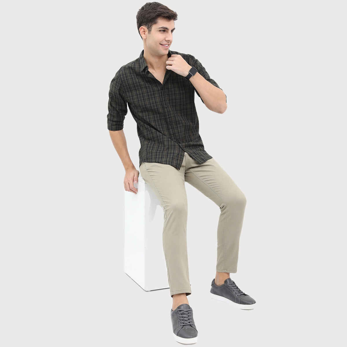 Highlander Men's Slim Fit Checked Casual Shirt - Olive and Black | S