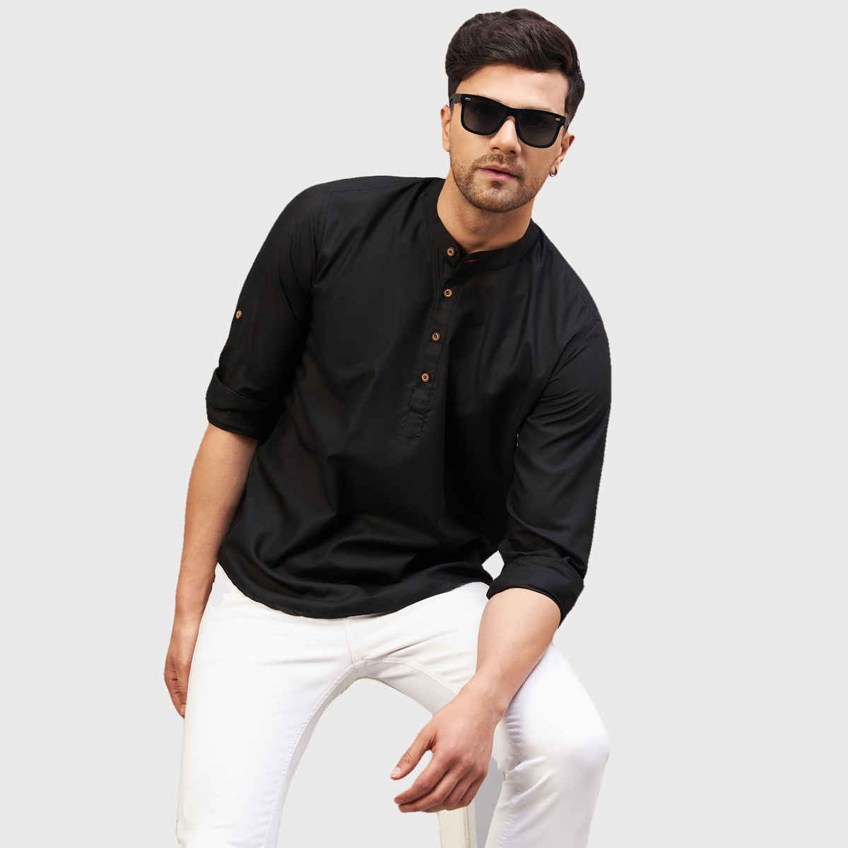 Vastramay Men's Black Cotton Blend Short Kurta | XL
