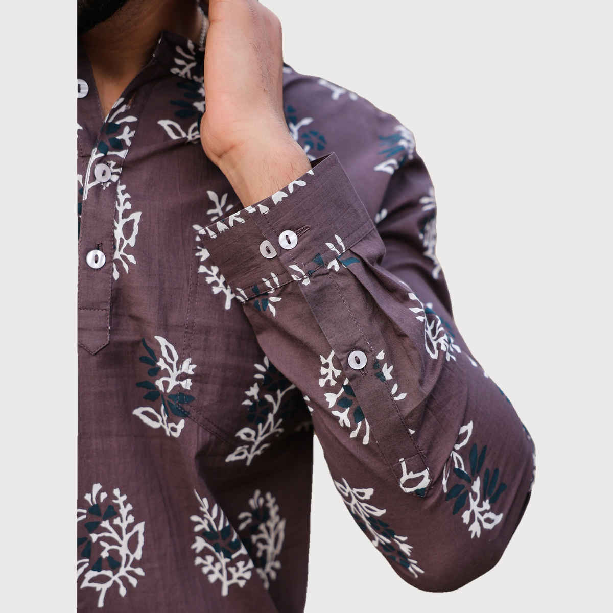 Sanskrutihomes Mandarin Collar Floral Printed Summer Sheers Cotton Short Kurta for Men | Grey | S