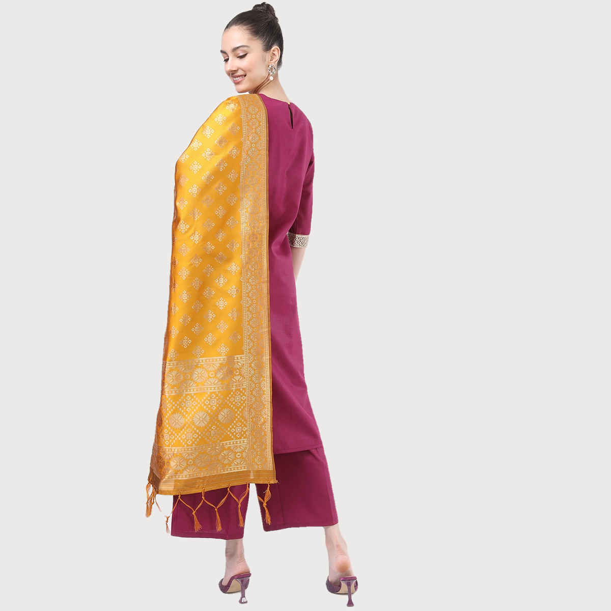 Ketch Women's Pink Ethnic Motifs Yoke Design Kurta Set | S