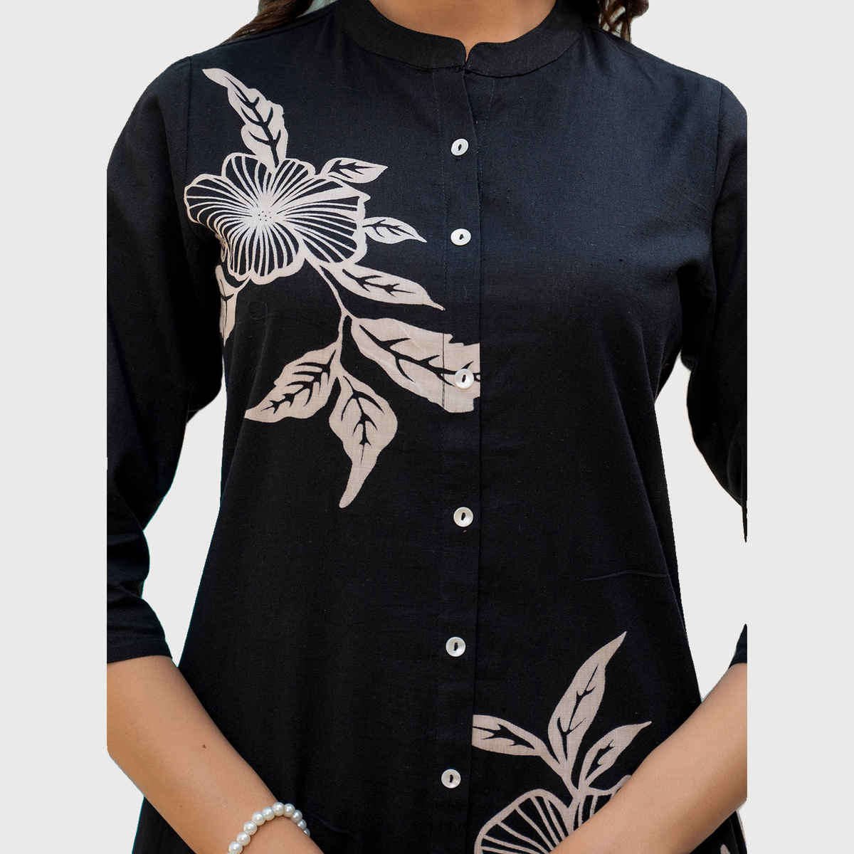 Divena Women s Black Floral Printed Cotton A-Line Fit Kurta Pant Set | DBK1364 | XL