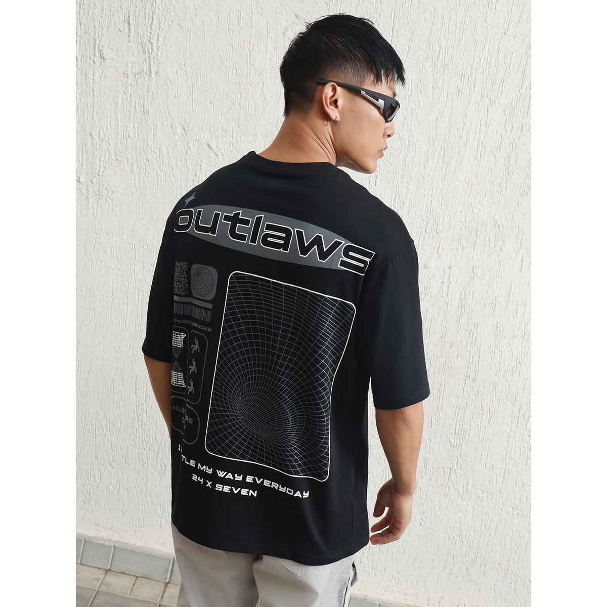 Hubberholme Men's Graphic Printed Drop Shoulder Relaxed Fit T-shirt | Black - XL