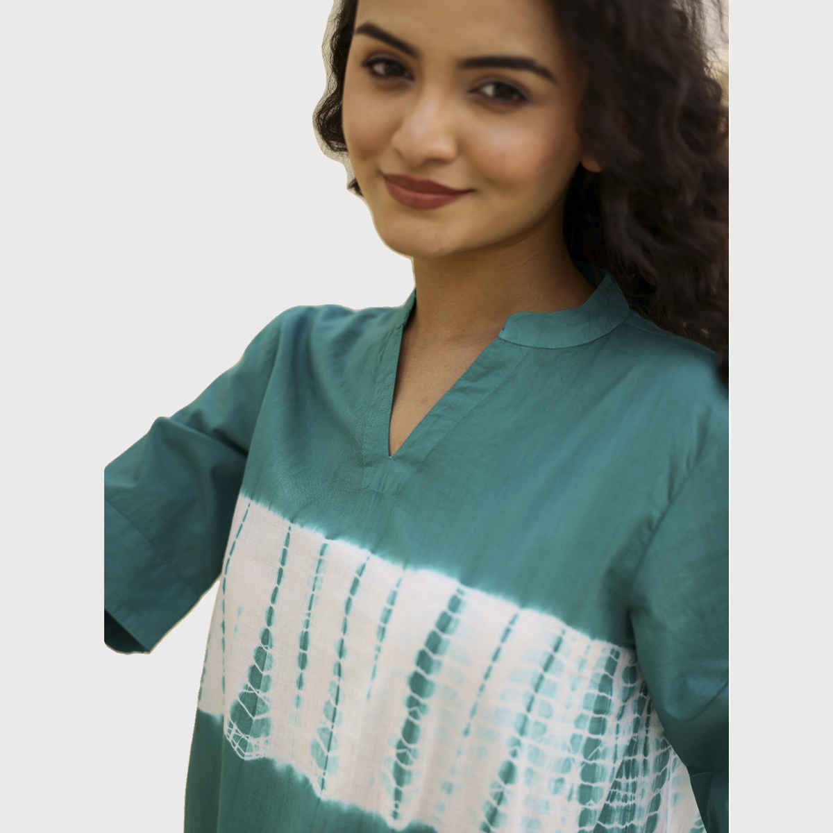 Sanskrutihomes Green Tie and Dyed Pure Cotton Night Suit | L