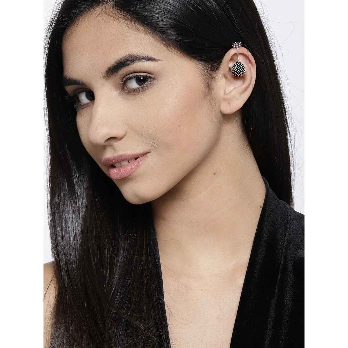 Priyaasi Oxidized Silver Earcuff