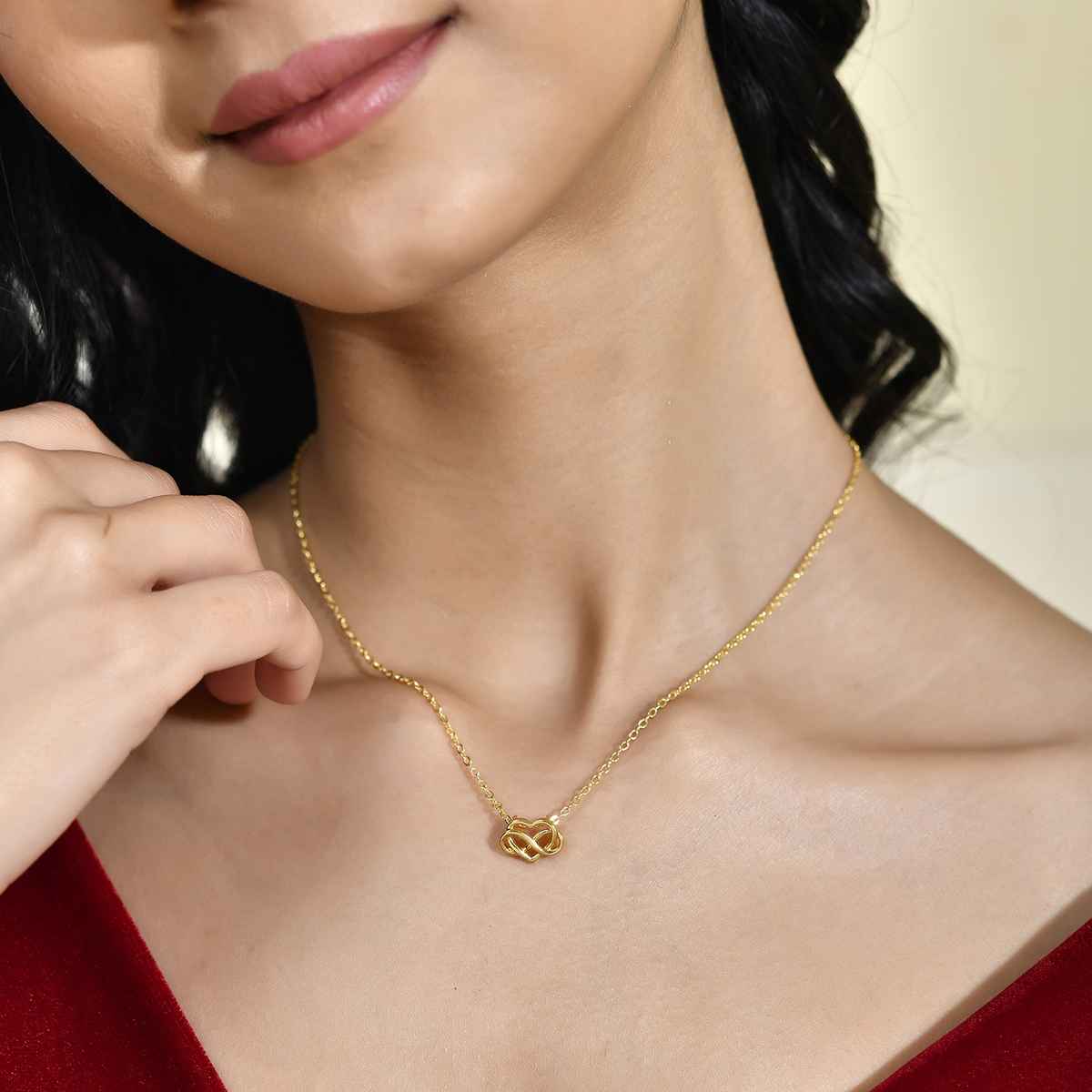 Voylla Valentine's Day Tied To My Heart Pendant Necklace