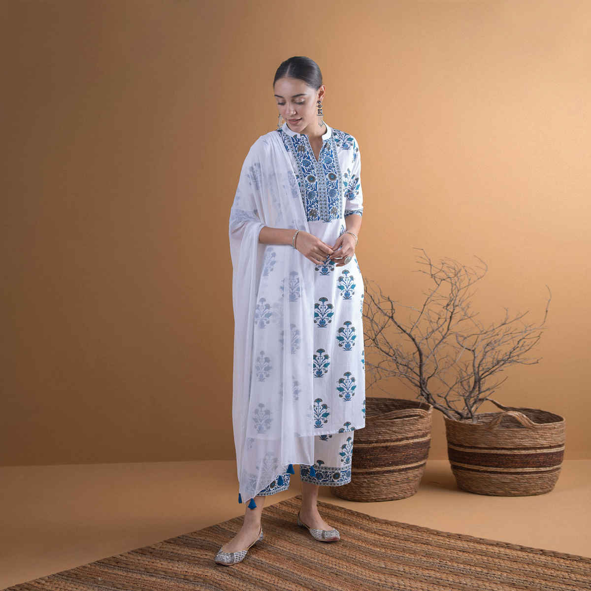 Libas Women White Cotton Straight Kurta With White Cotton Palazzo With Both Side Pocket - 6538L