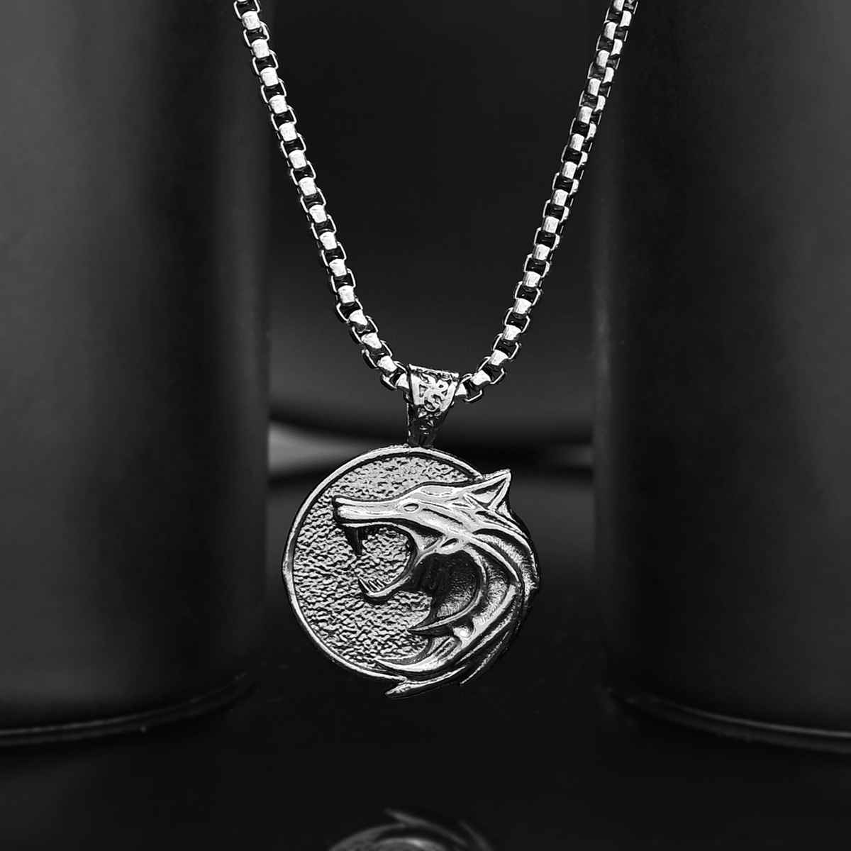 Voylla Eclipse Majestic Wolf Black Men s Pendant