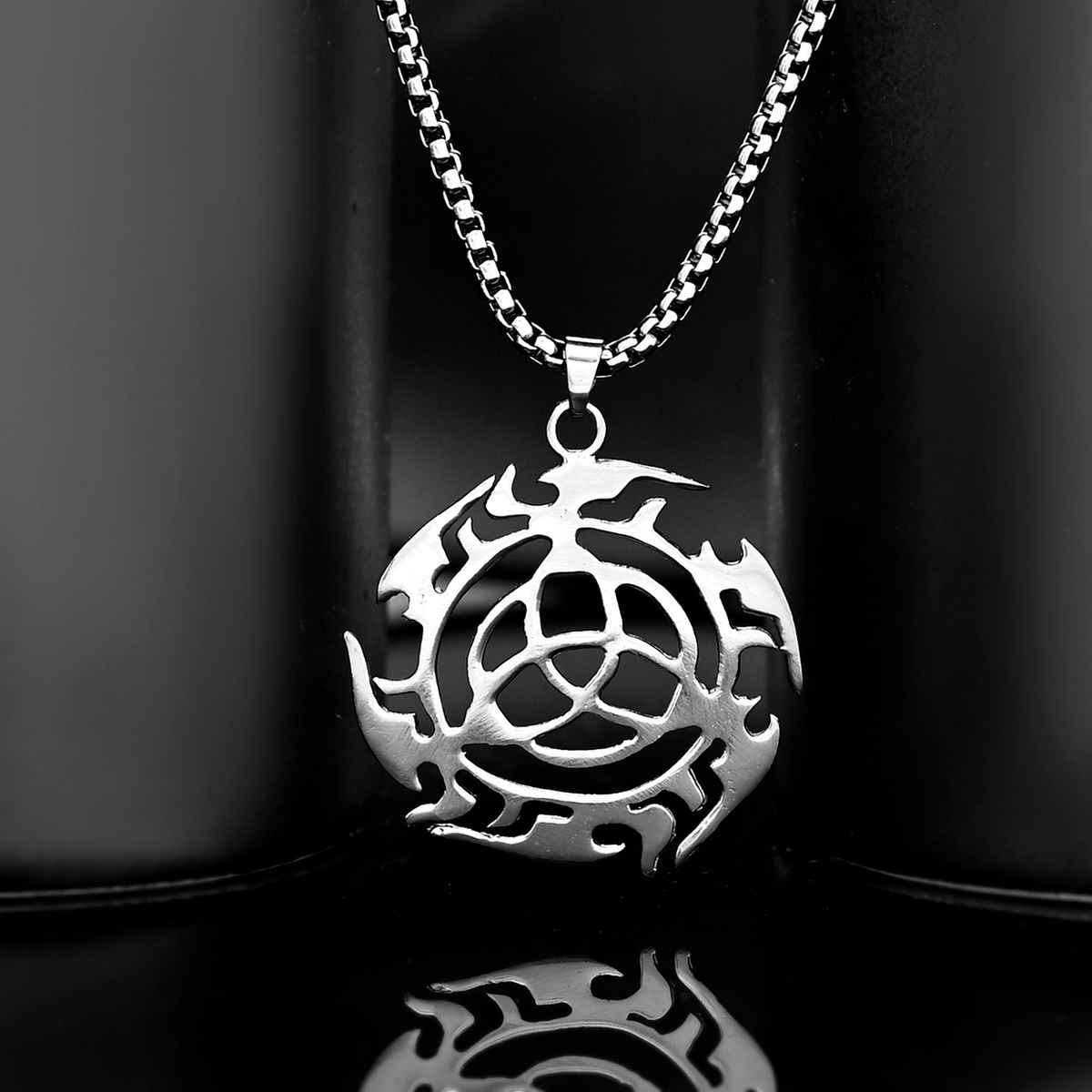 Voylla Eclipse Artistic Maze Pendant Men s Pendant