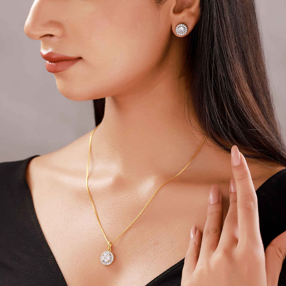 Voylla Sparkling Elegance Golden Glow Pendant Set