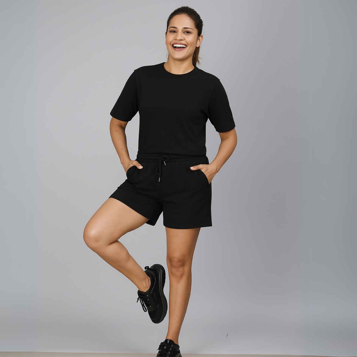 EQL Women's Pure Cotton Shorts | Jet Black - XL