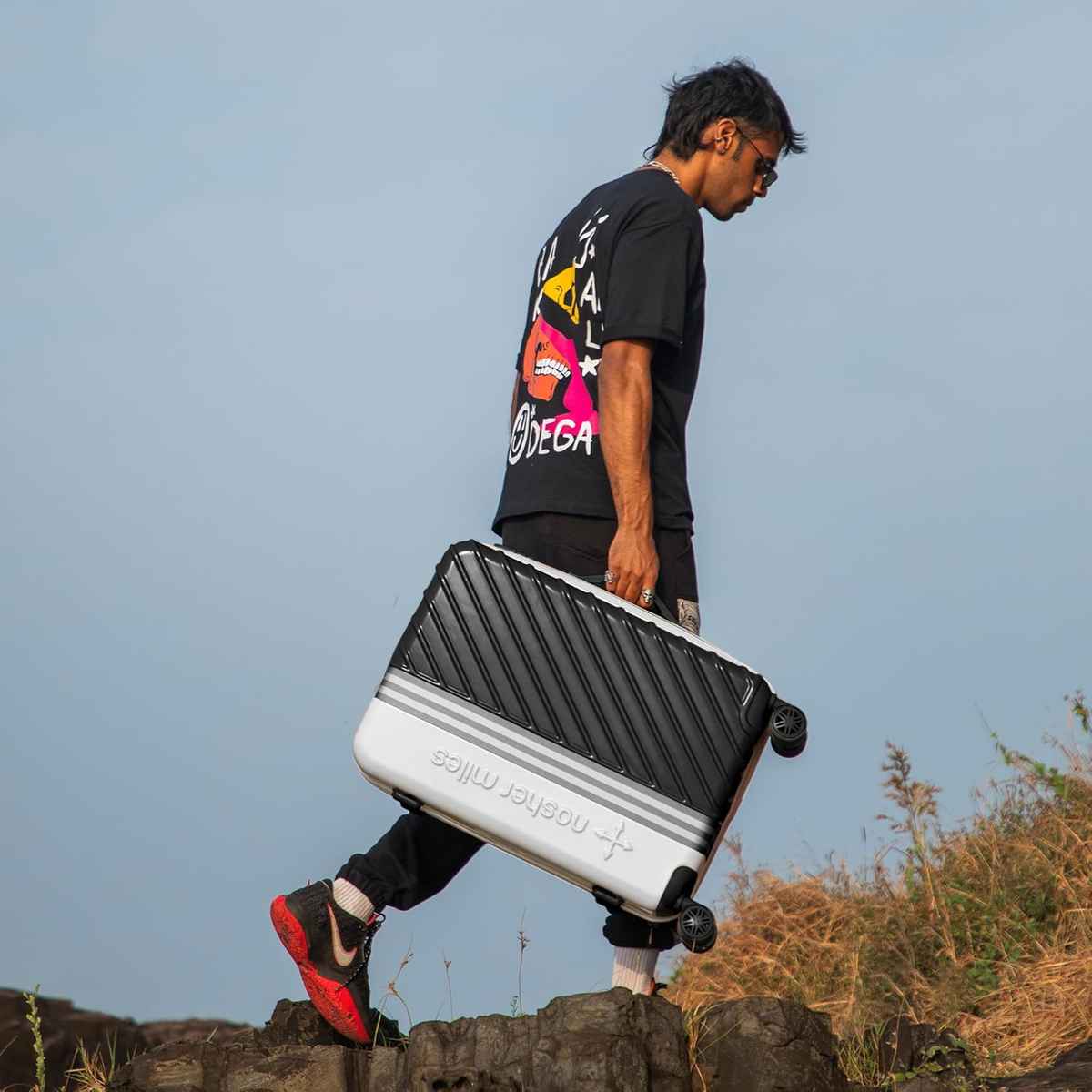 Nasher Miles Vegas Check-In Hard-Sided Polycarbonate Luggage 24Inch 65 cm Trolley Bag Black&White