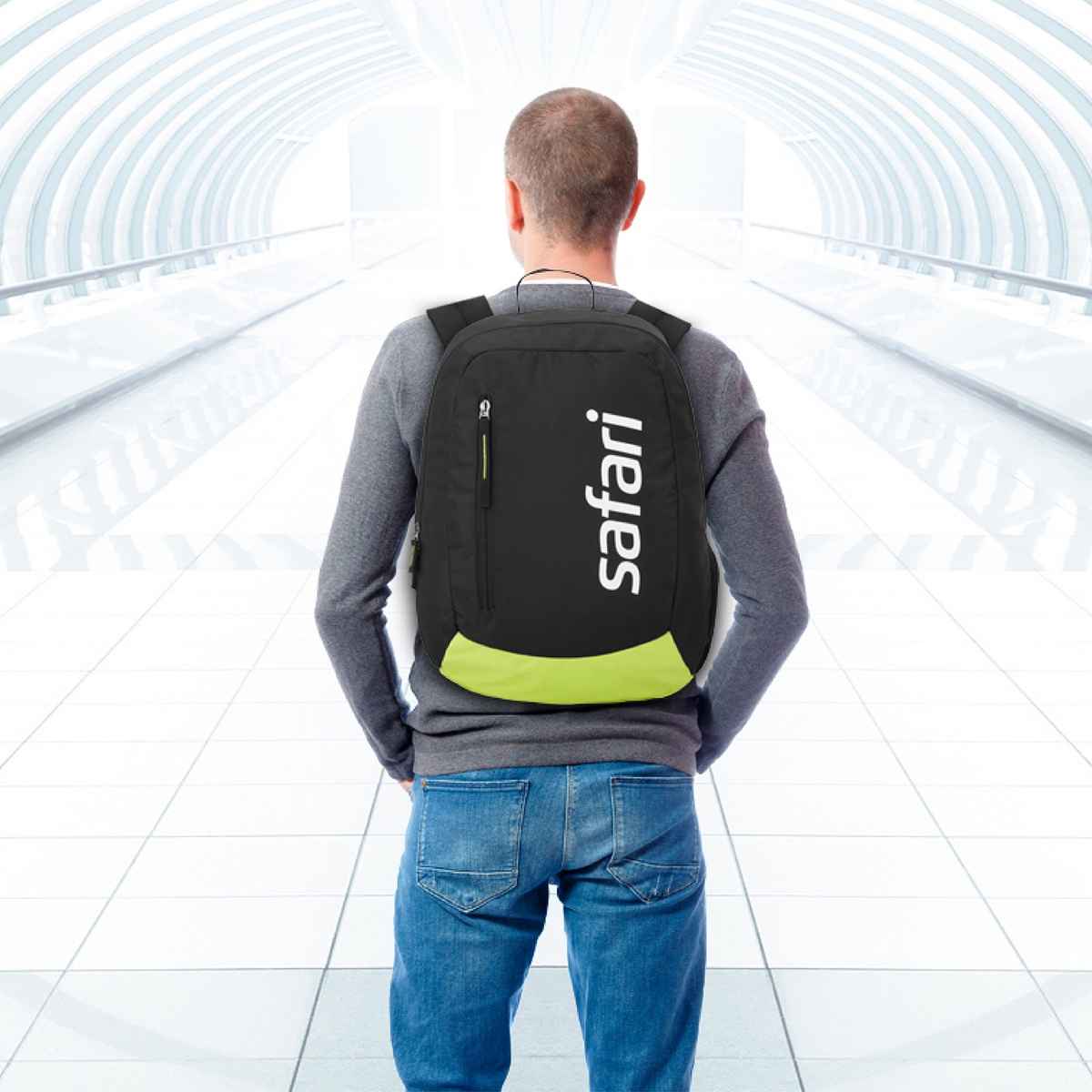 Safari Unisex Solid Polyester 26 L Backpack | Black - M