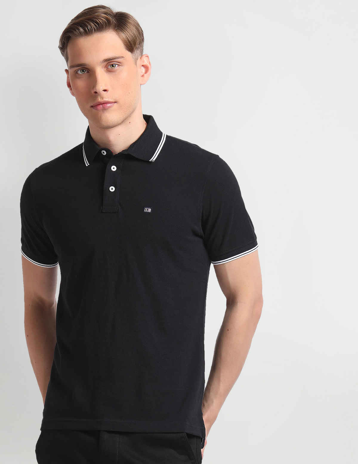 Arrow Striped Collar Solid Polo T Shirt For Men - Black - M