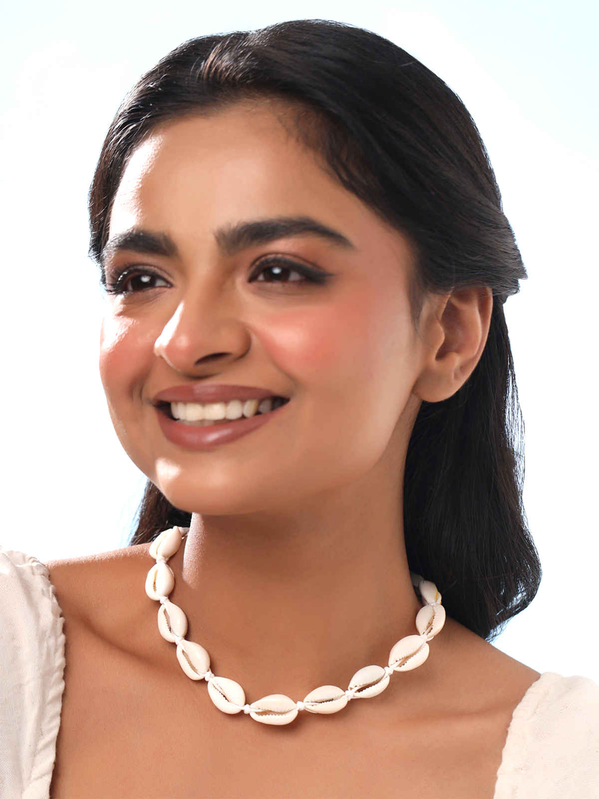 Yellow Chimes Handmade White Choker Necklace for Women