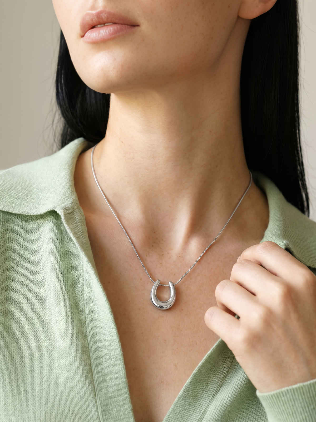 OnnMe By Giva Neck Mess Rhodium Plated Pendant | Waterproof And Anti-Tarnish | OMPD051