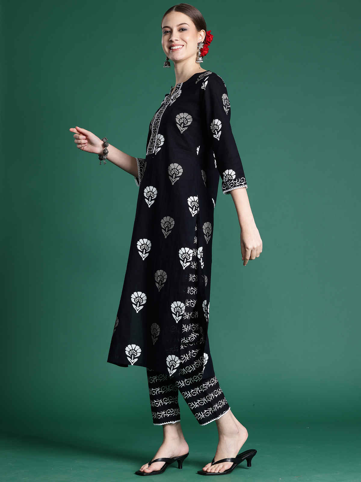Indo Era Printed Straight Kurta Pant With Dupatta Set | Black - L