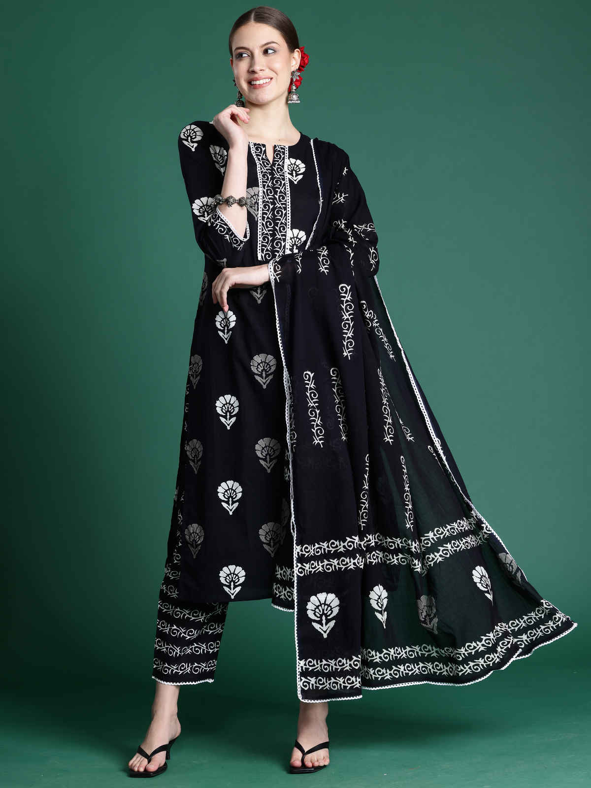 Indo Era Printed Straight Kurta Pant With Dupatta Set | Black - L