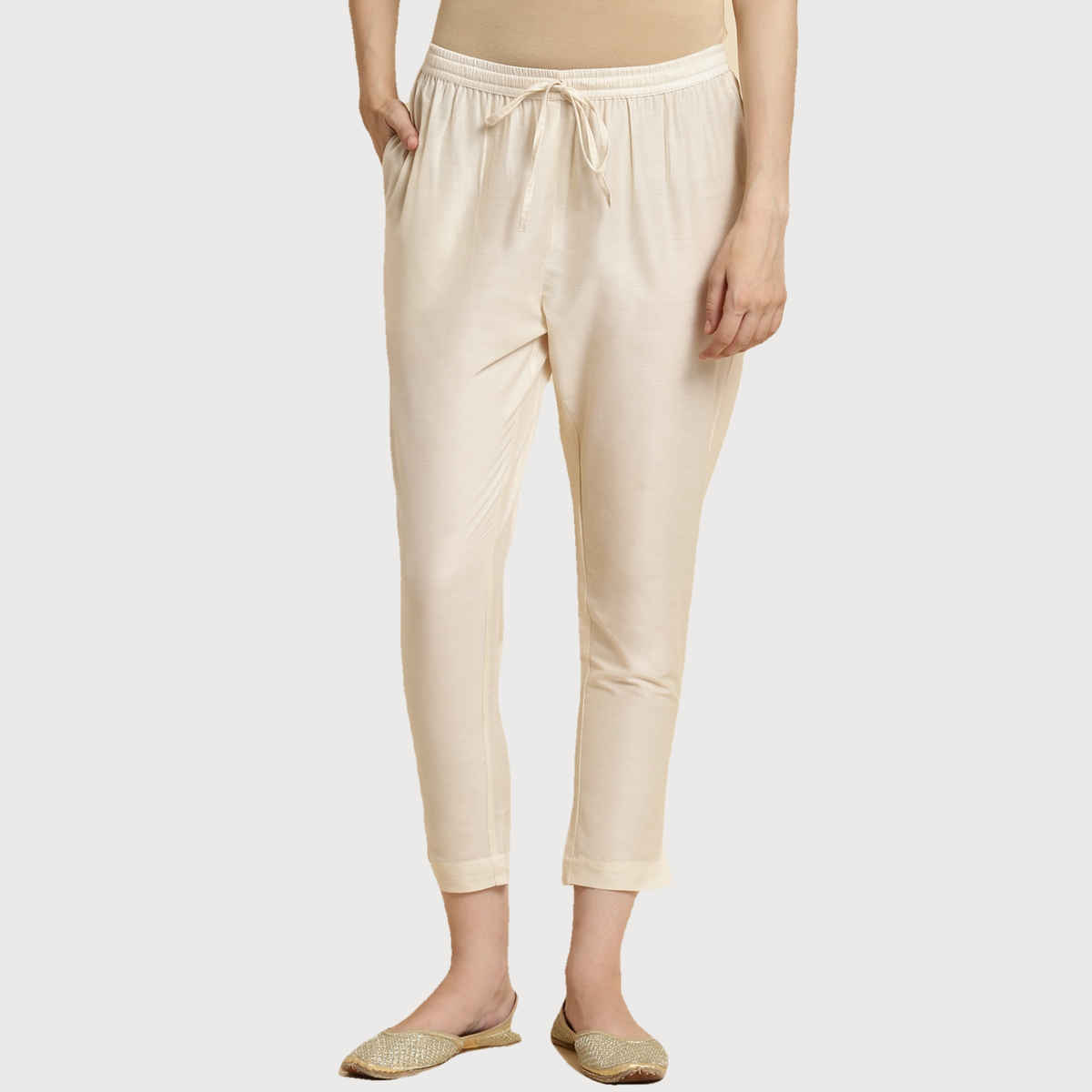 Rangita Women s Cream Solid Ankle Length Pencil Pant | S