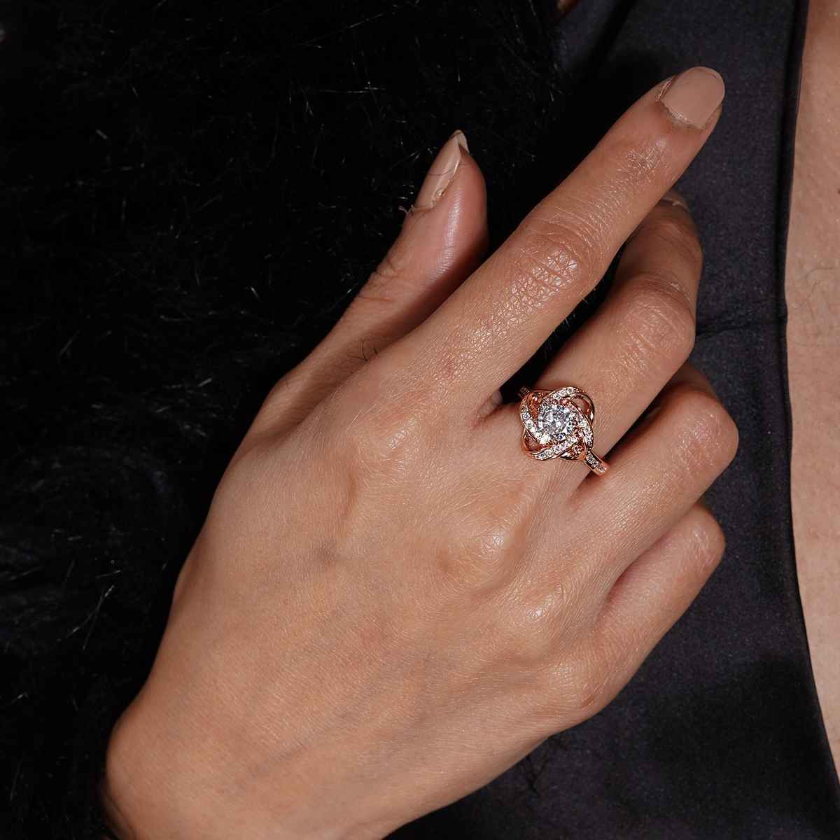 Joker & Witch Piper Pretzel Rosegold Ring