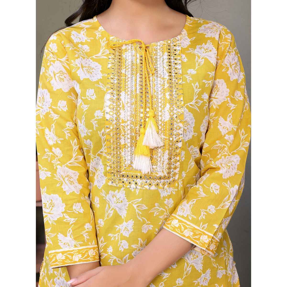 Rangita Women s Yellow Cotton Embroidered Calf Length Straight Kurta | XL