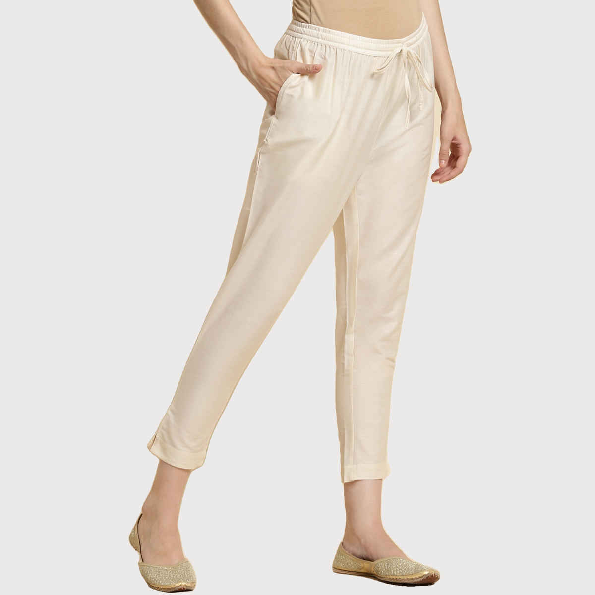 Rangita Women s Cream Solid Ankle Length Pencil Pant | S