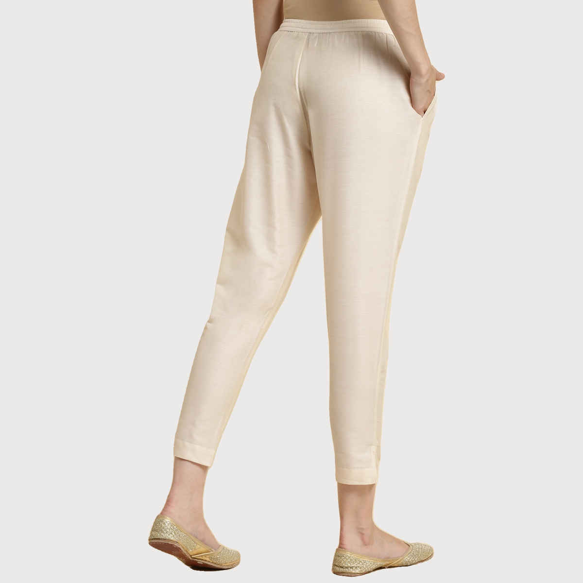 Rangita Women s Cream Solid Ankle Length Pencil Pant | S