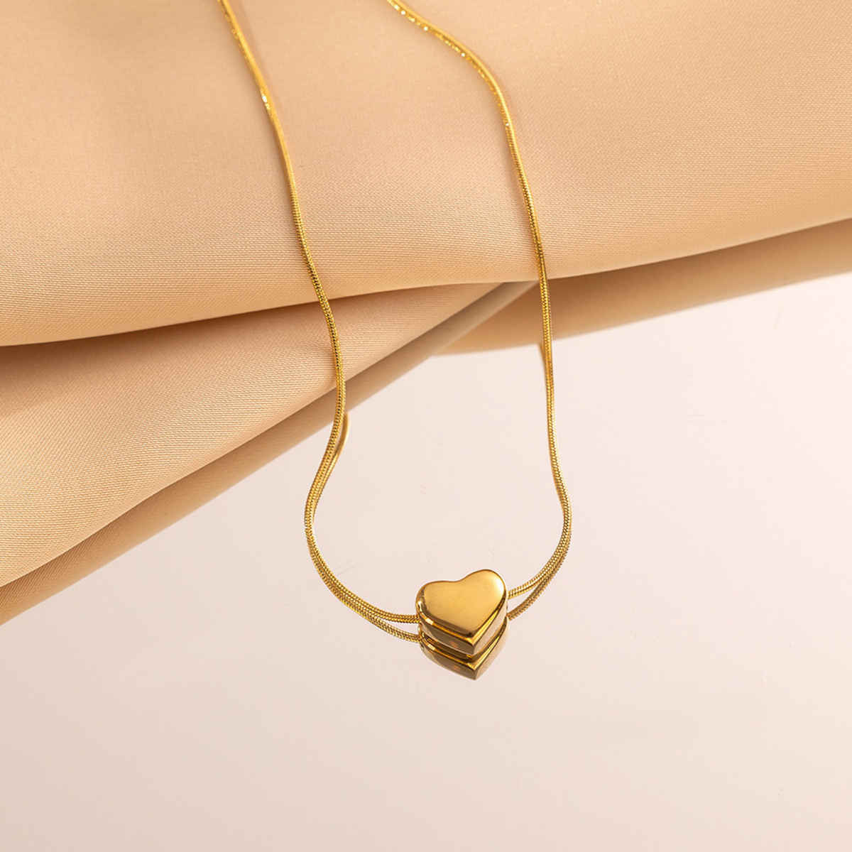 Beautynx Golden Heart Charm Necklace | Gold | BNX-NK-0007