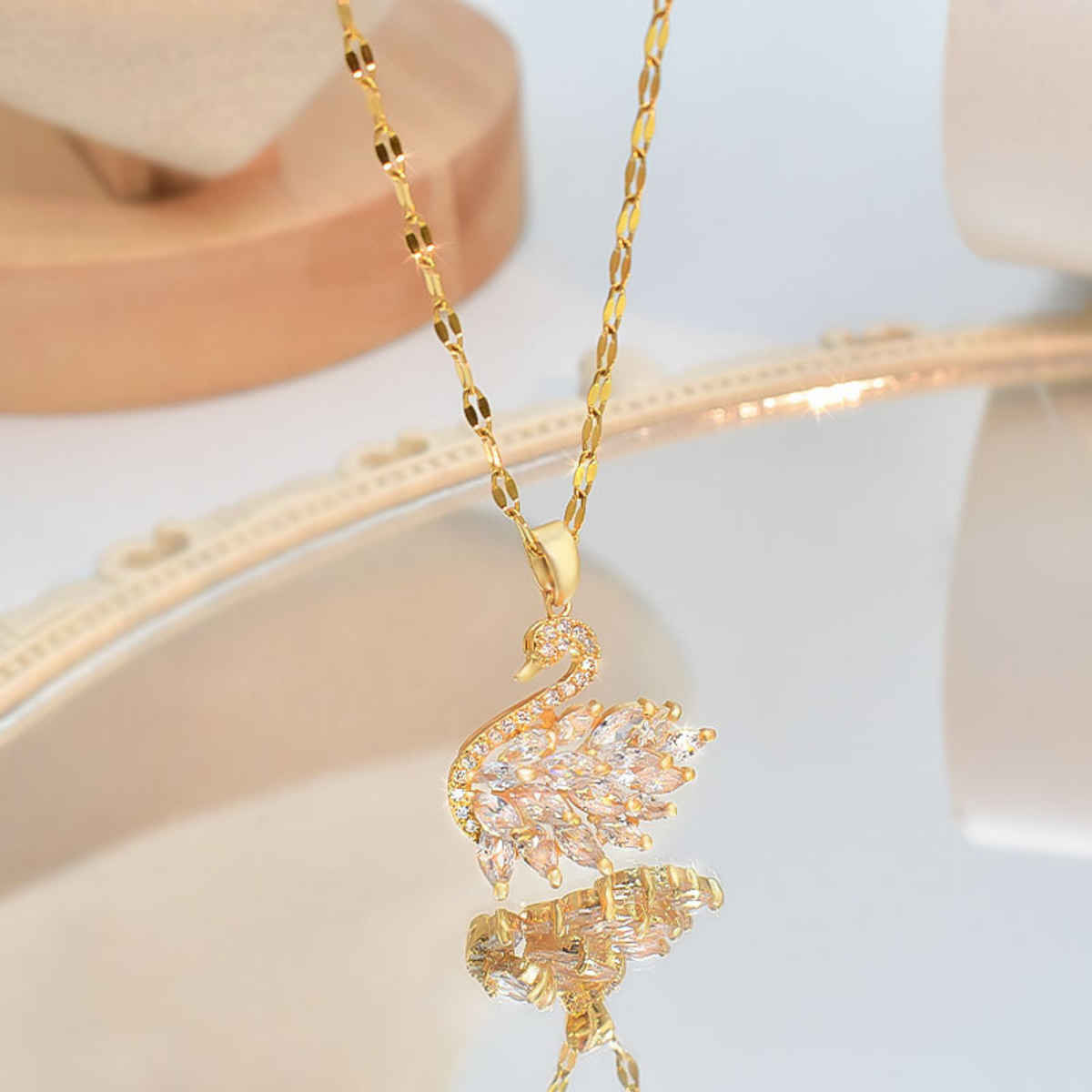 Beautynx Swan Glow Crystal Necklace | Gold | BNX-NK-0015