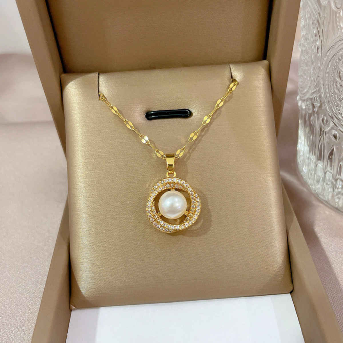 Beautynx Celestial Pearl Galaxy Necklace | Gold | BNX-NK-0020