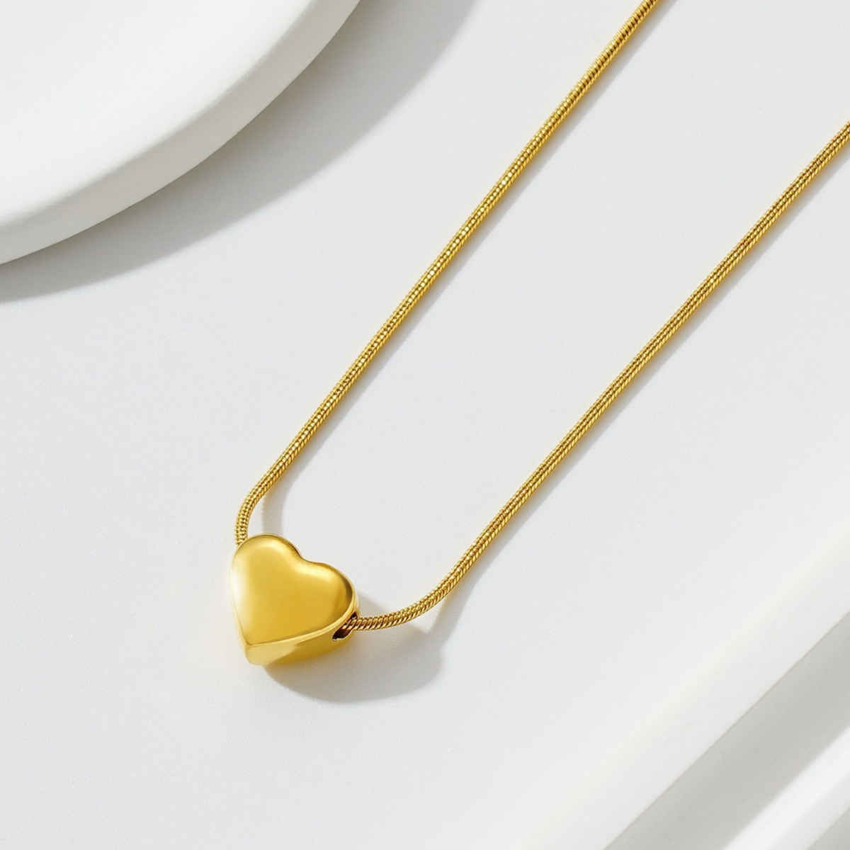 Beautynx Golden Heart Charm Necklace | Gold | BNX-NK-0007