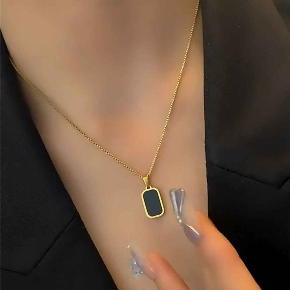 Beautynx Onyx Aura Pendant Necklace | Gold | BNX-NK-0011