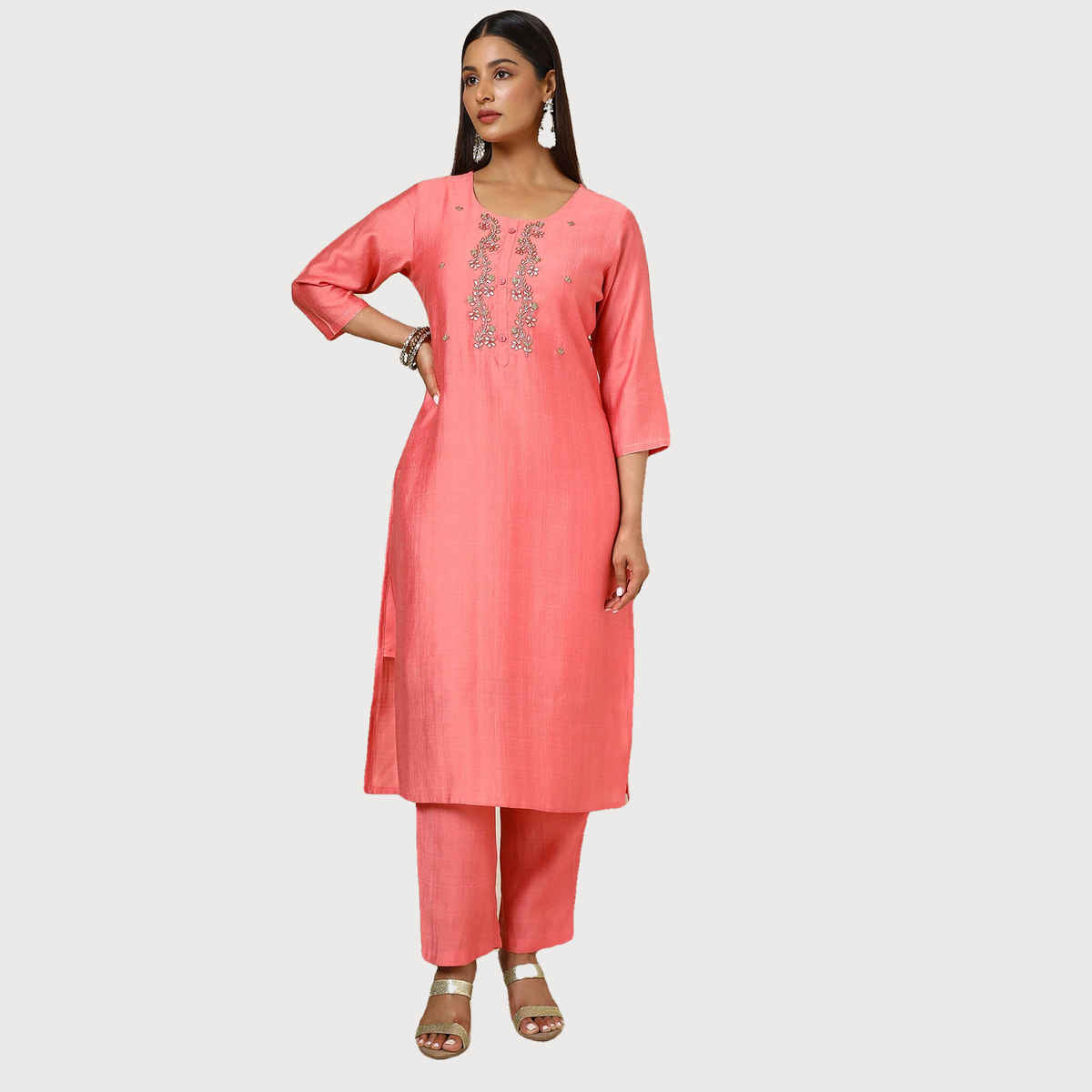 Soch Women's Pink Viscose Blend Embellished Kurta Set With Beads L