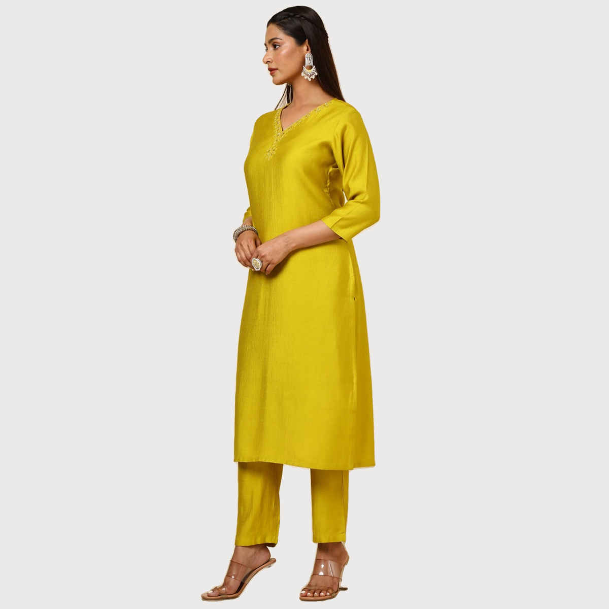 Soch Women's Green Viscose Blend Embellished Kurta Set With Cutdana S