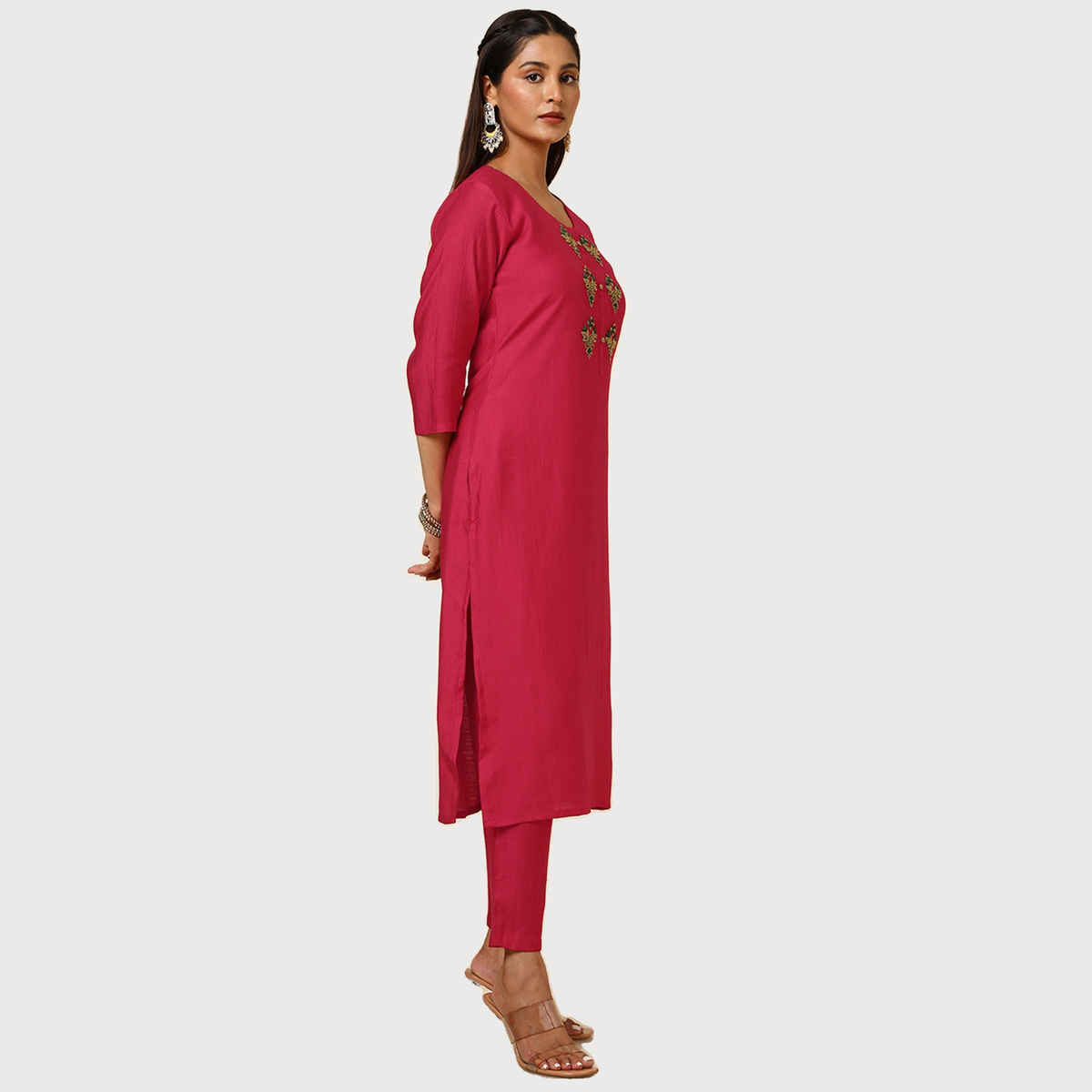 Soch Women's Red Viscose Blend Embellished Kurta Set With Cutdana | L